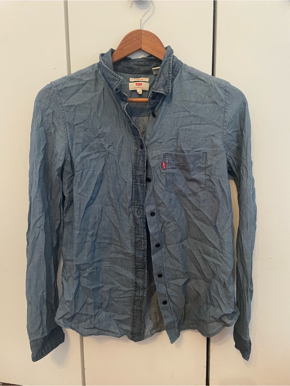 Levi's Chambray Button-Front Shirt in Light Blue